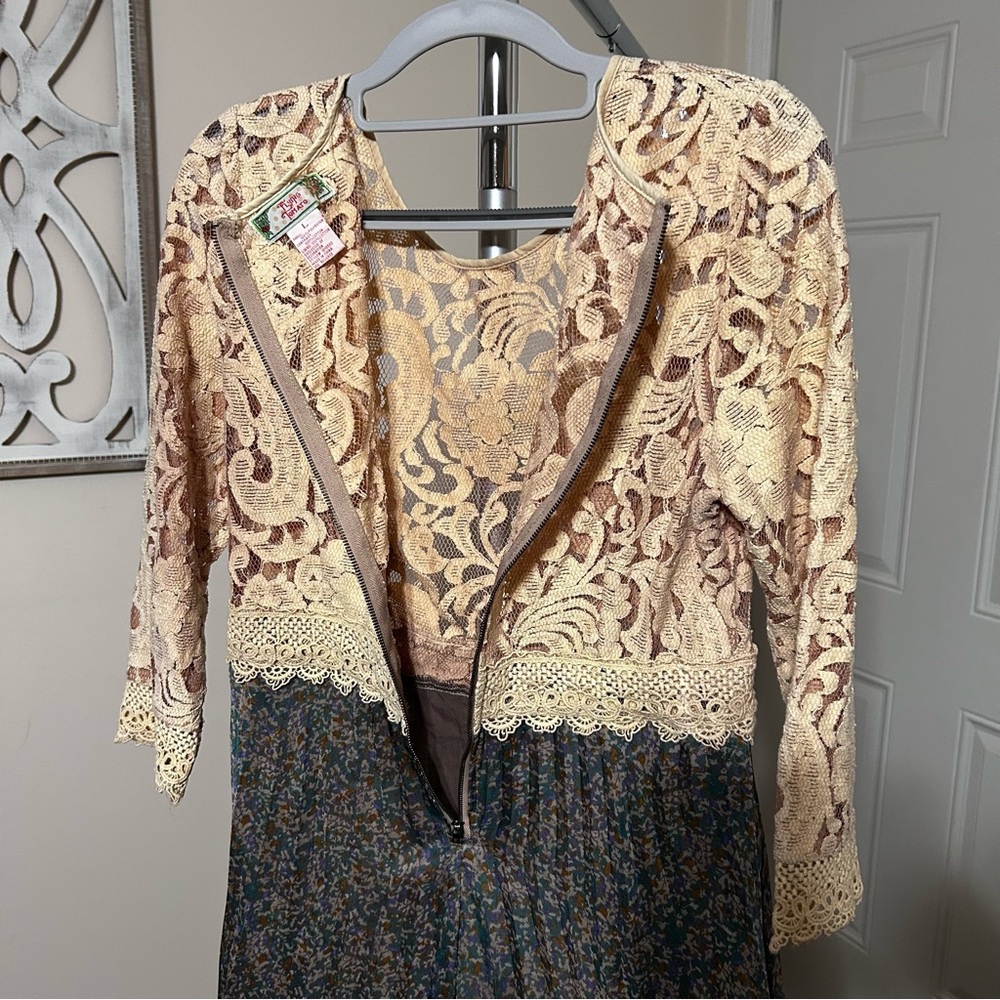 Flying Tomato Women’s Lace Dress 3/4 Sleeve Large Tan Cream Teal - Picture 4 of 10